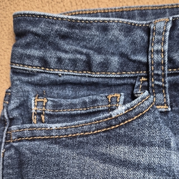 SO Women's Distressed Jean Shorts - Dark Blue Size 7/28W - Picture 5 of 13